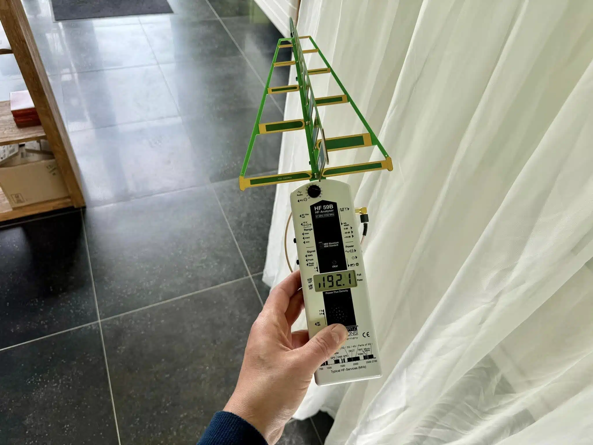 Baldaquin THALA - écran anti-ondes de hautes fréquences avec suspension en bois – Image 5